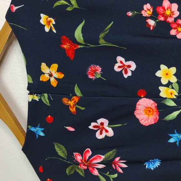 Tahari Size 6 Floral Floral Stretch Dress - Picture 7 of 11